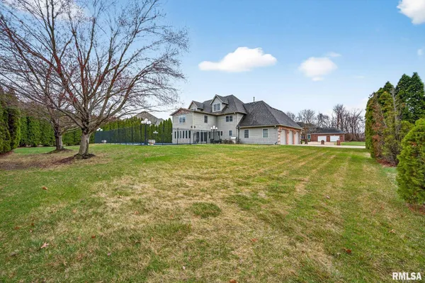 $950,000 | 3113 West Summerbend Court, Peoria, IL 61615