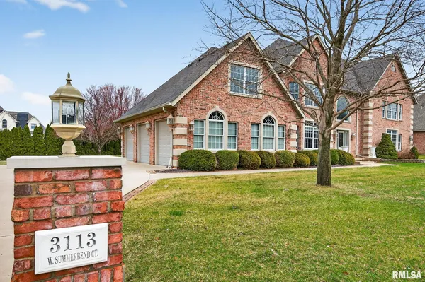 $950,000 | 3113 West Summerbend Court, Peoria, IL 61615