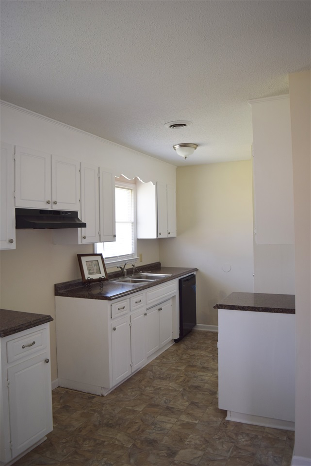 232 Wingo Road Wellford, SC 29385 - Photo 4 of 15 Gallery Image 4