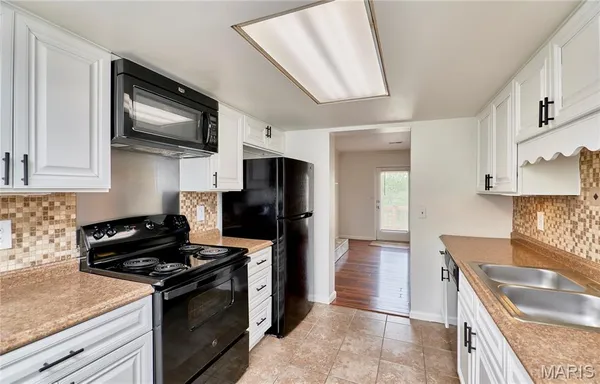 $1,600 | 1612 Forest Hills Drive, St. Charles, MO 63303