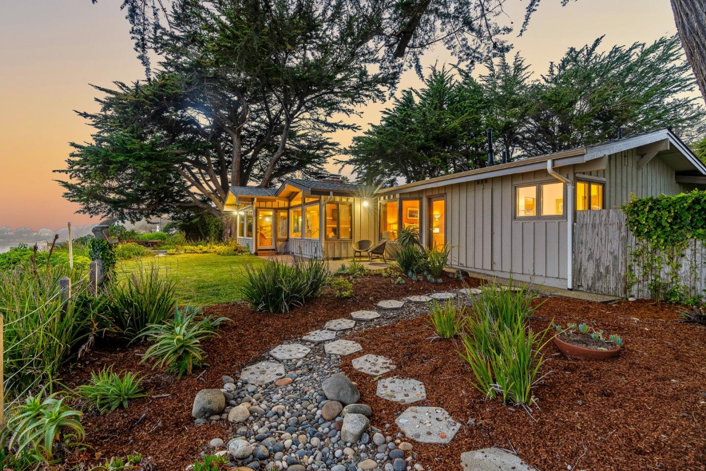 701 Seacliff Drive Aptos, CA 95003 - Photo 54 of 76 a backyard of a house with lots of green space