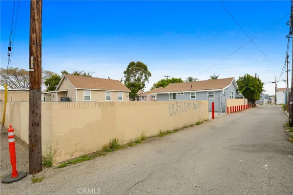$972,500 | 817 Gulf Avenue, Wilmington, CA 90744