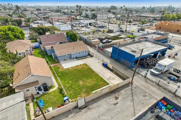 $972,500 | 817 Gulf Avenue, Wilmington, CA 90744