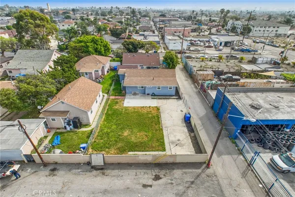$972,500 | 817 Gulf Avenue, Wilmington, CA 90744