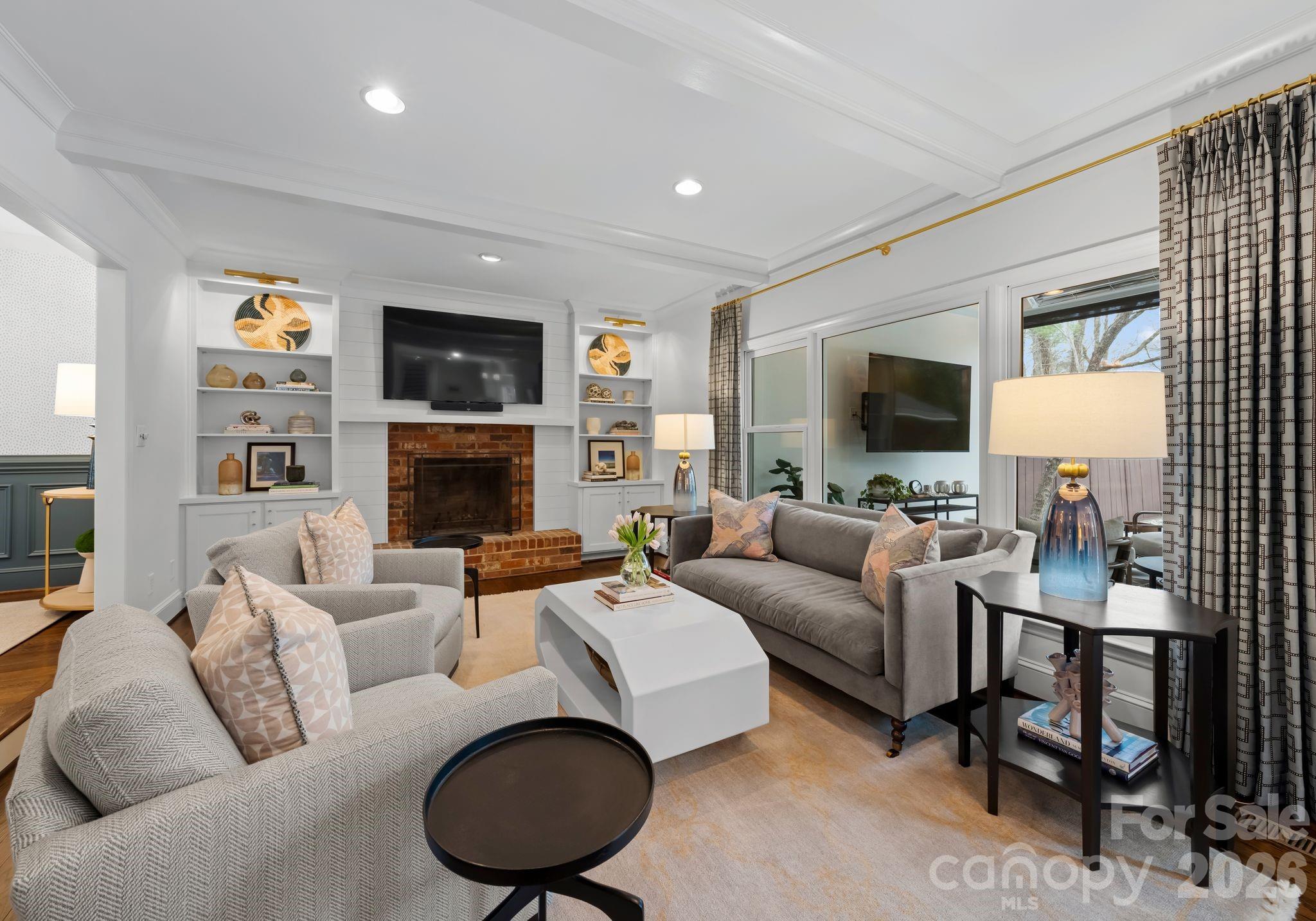 3800 River Ridge Road Charlotte, NC 28226 - Photo 19 of 48 a living room with furniture fireplace and a flat screen tv