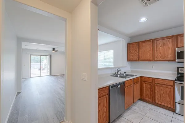 $1,600 | 42277 West Posada Drive, Maricopa, AZ 85138