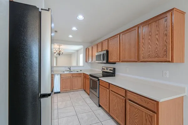 $1,600 | 42277 West Posada Drive, Maricopa, AZ 85138