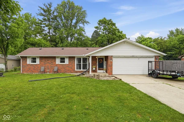 $219,900 | 7000 West Edgewood Drive, Yorktown, IN 47396