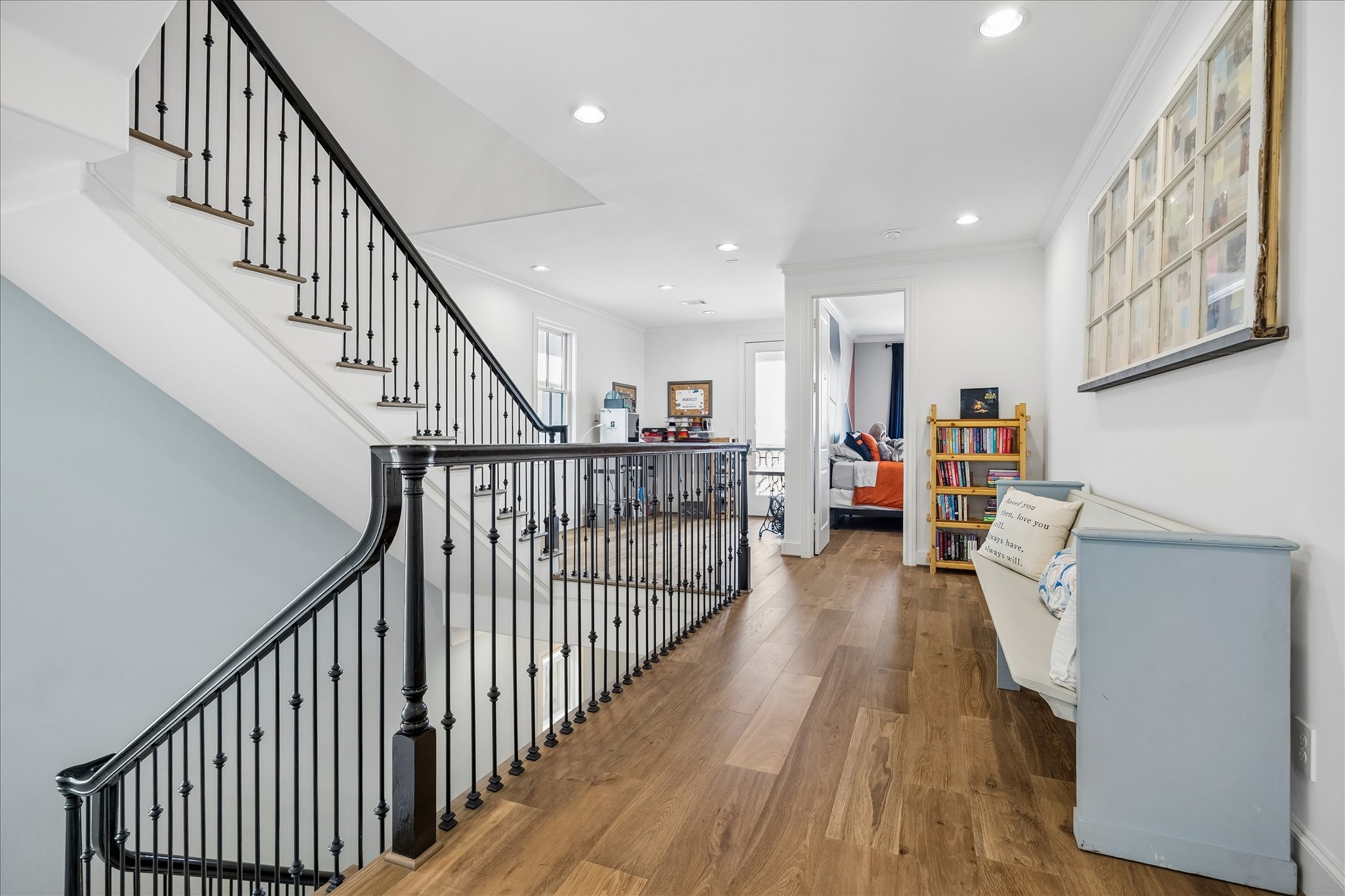 3020 Lake Street Houston, TX 77098 - Photo 22 of 43 Second floor landing.