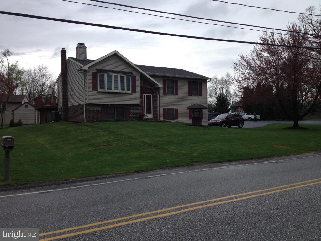 405 West Ridge Road Elizabethtown, PA 17022 - Photo 2 of 20