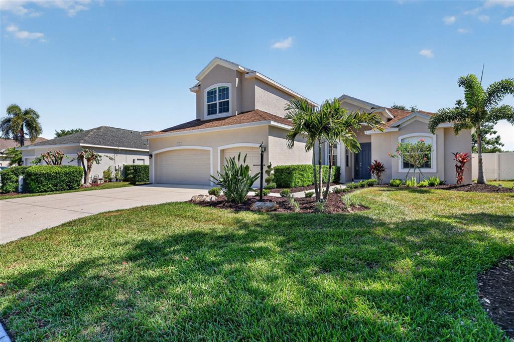 13332 Purple Finch Circle Lakewood Ranch, FL 34202 - Photo 3 of 45