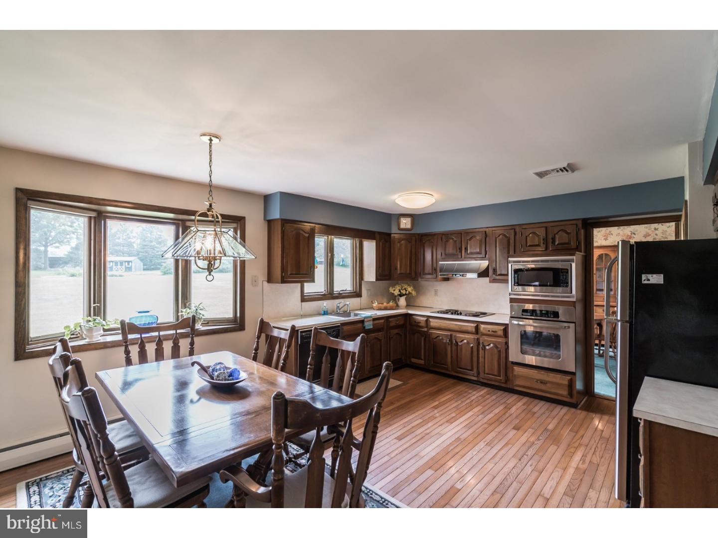 244 Manor Road Harleysville, PA 19438 - Photo 8 of 25 Gallery Image 8