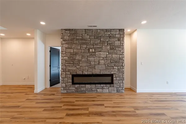 $1,190,000 | 106 West Cross Fox Trail, Camdenton, MO 65020