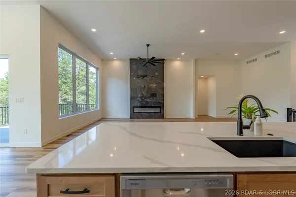 $1,190,000 | 106 West Cross Fox Trail, Camdenton, MO 65020