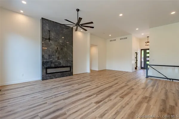 $1,190,000 | 106 West Cross Fox Trail, Camdenton, MO 65020
