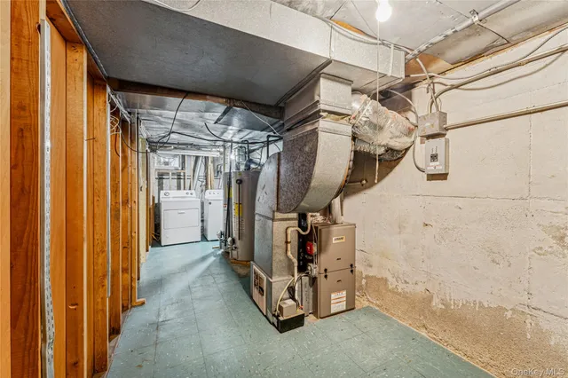 a view of a back yard of the house