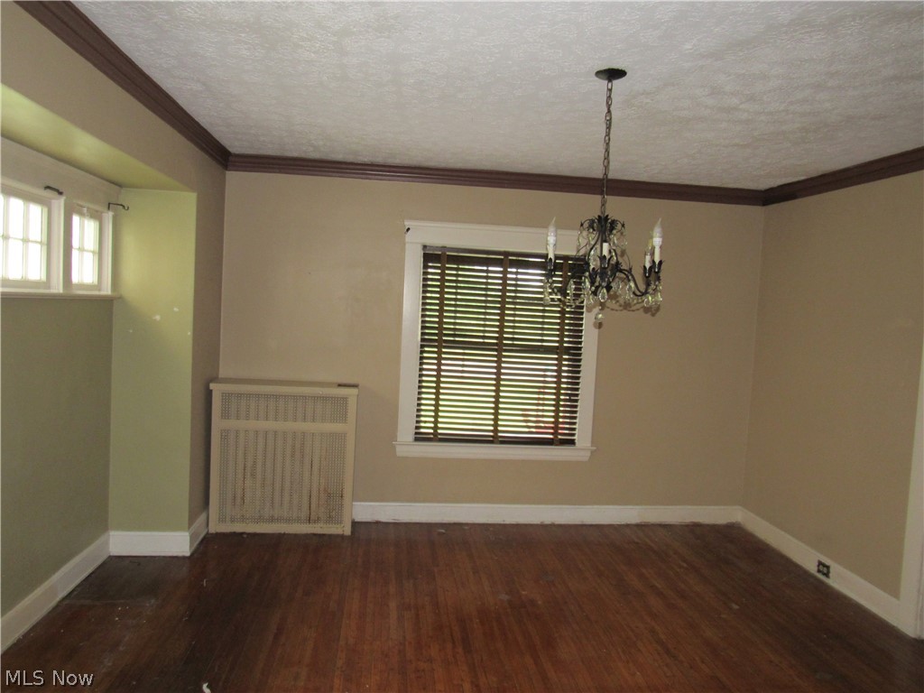 1686 Lee Road Cleveland, OH 44118 - Photo 4 of 24