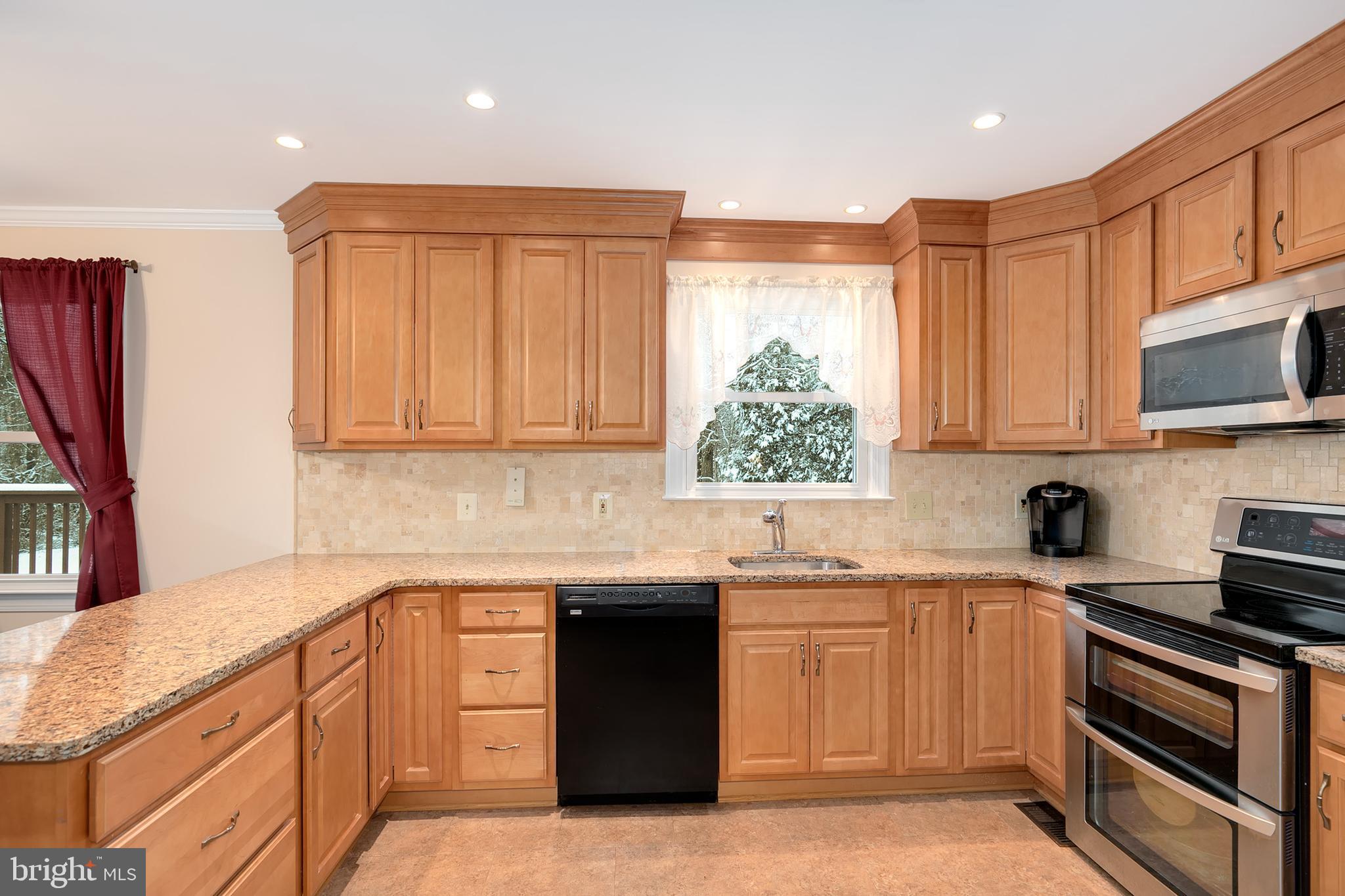 7927 Elizabeth Road Pasadena, MD 21122 - Photo 12 of 30 Gallery Image 12