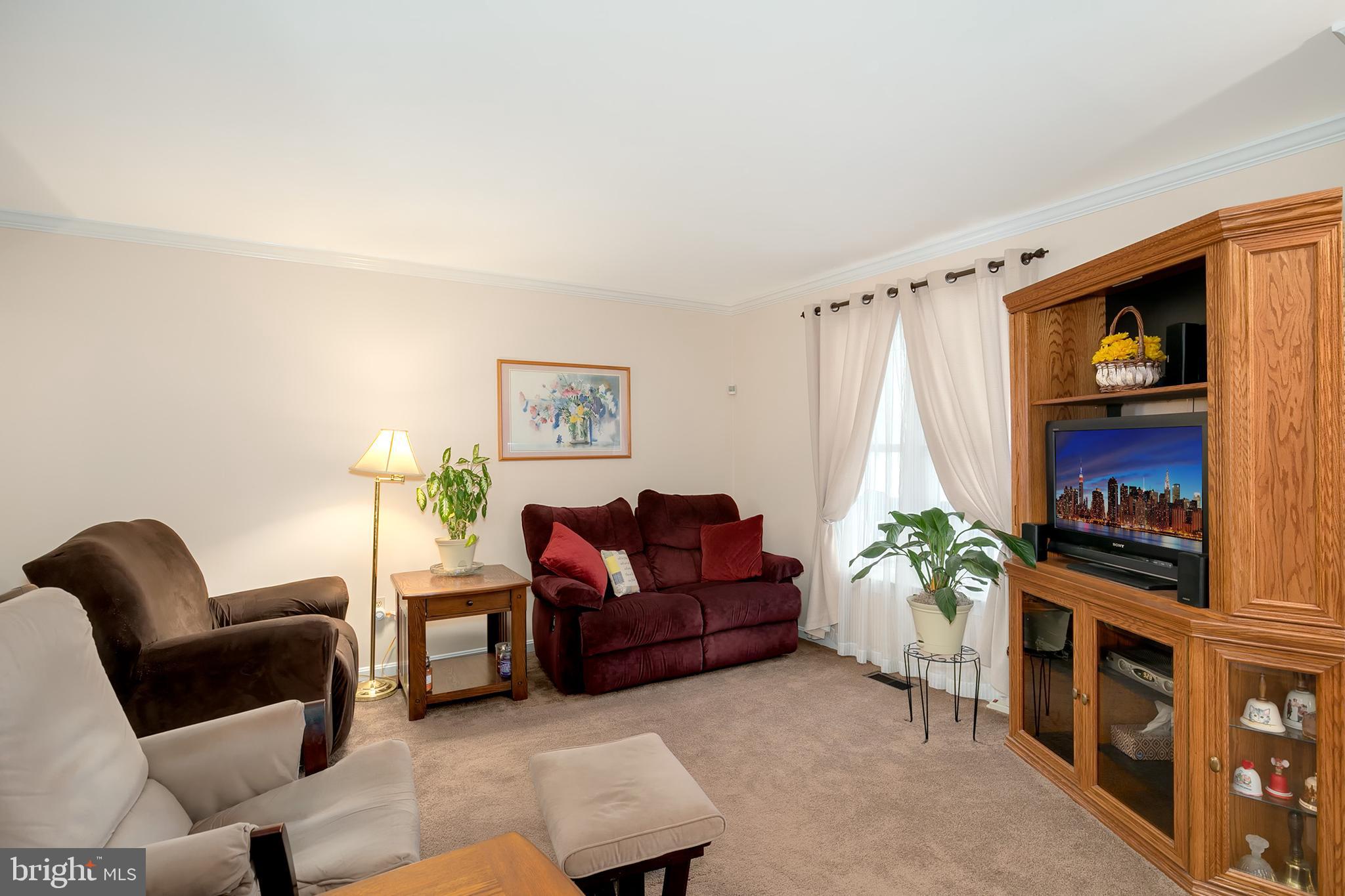 7927 Elizabeth Road Pasadena, MD 21122 - Photo 4 of 30 Gallery Image 4