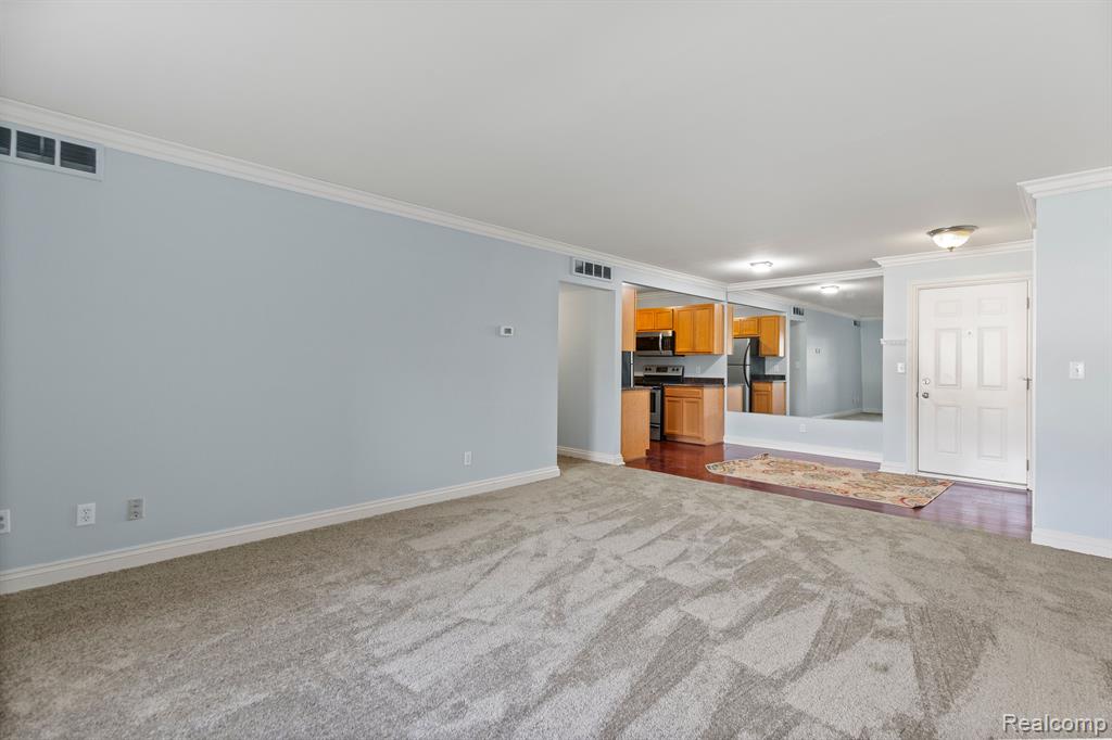 2247 Walton Boulevard, Unit 46 Rochester, MI 48309 - Photo 7 of 16