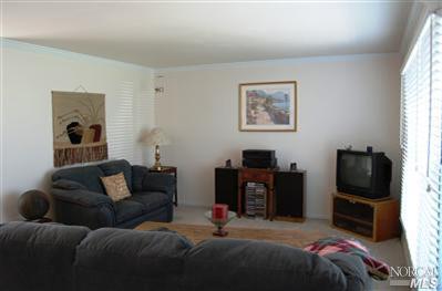 448 Flower Avenue Santa Rosa, CA 95404 - Photo 3 of 10 Gallery Image 3