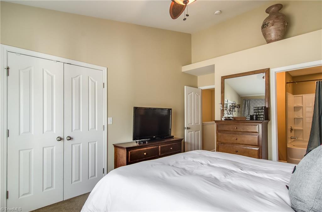 4039 Tarrant Trace Circle High Point, NC 27265 - Photo 18 of 28