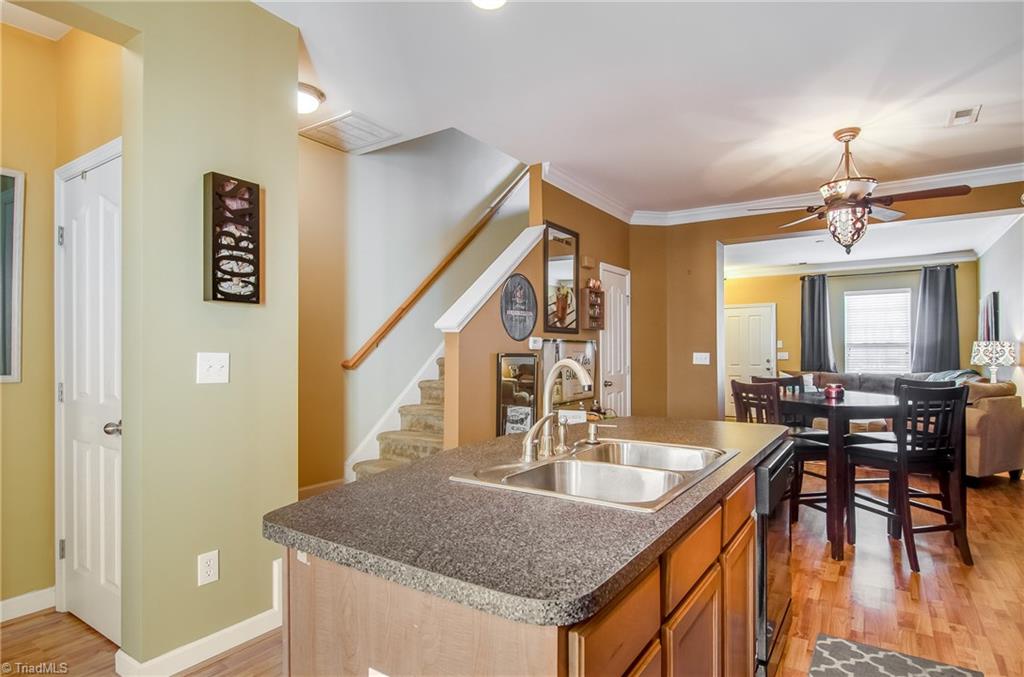 4039 Tarrant Trace Circle High Point, NC 27265 - Photo 7 of 28