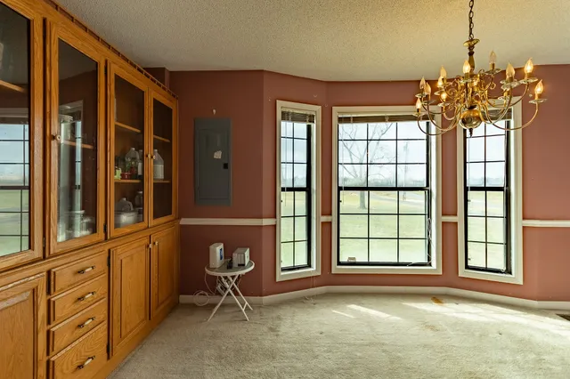 $299,900 | 2928 Midland Road, Shelbyville, TN 37160