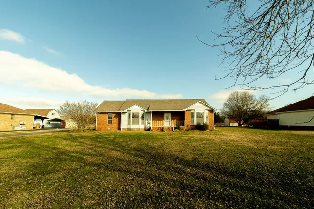 $299,900 | 2928 Midland Road, Shelbyville, TN 37160