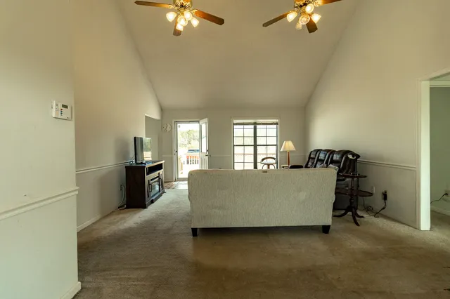 $299,900 | 2928 Midland Road, Shelbyville, TN 37160