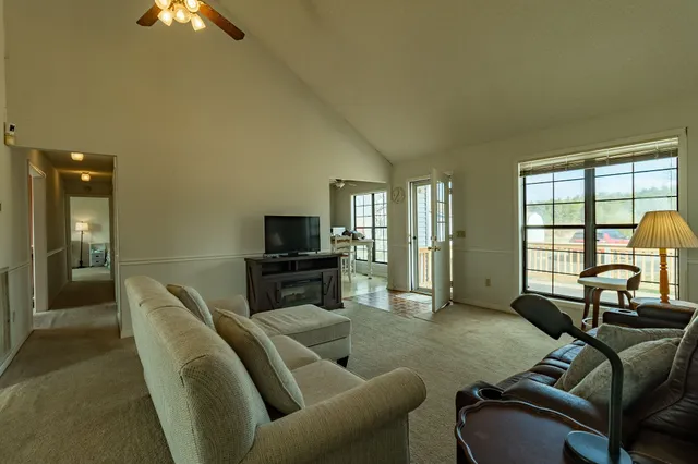 $299,900 | 2928 Midland Road, Shelbyville, TN 37160