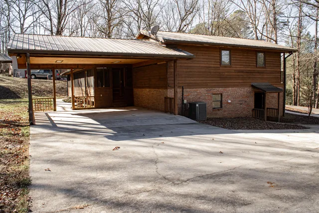 $380,000 | 923 South Burnt Mill Road, LaFayette, GA 30728