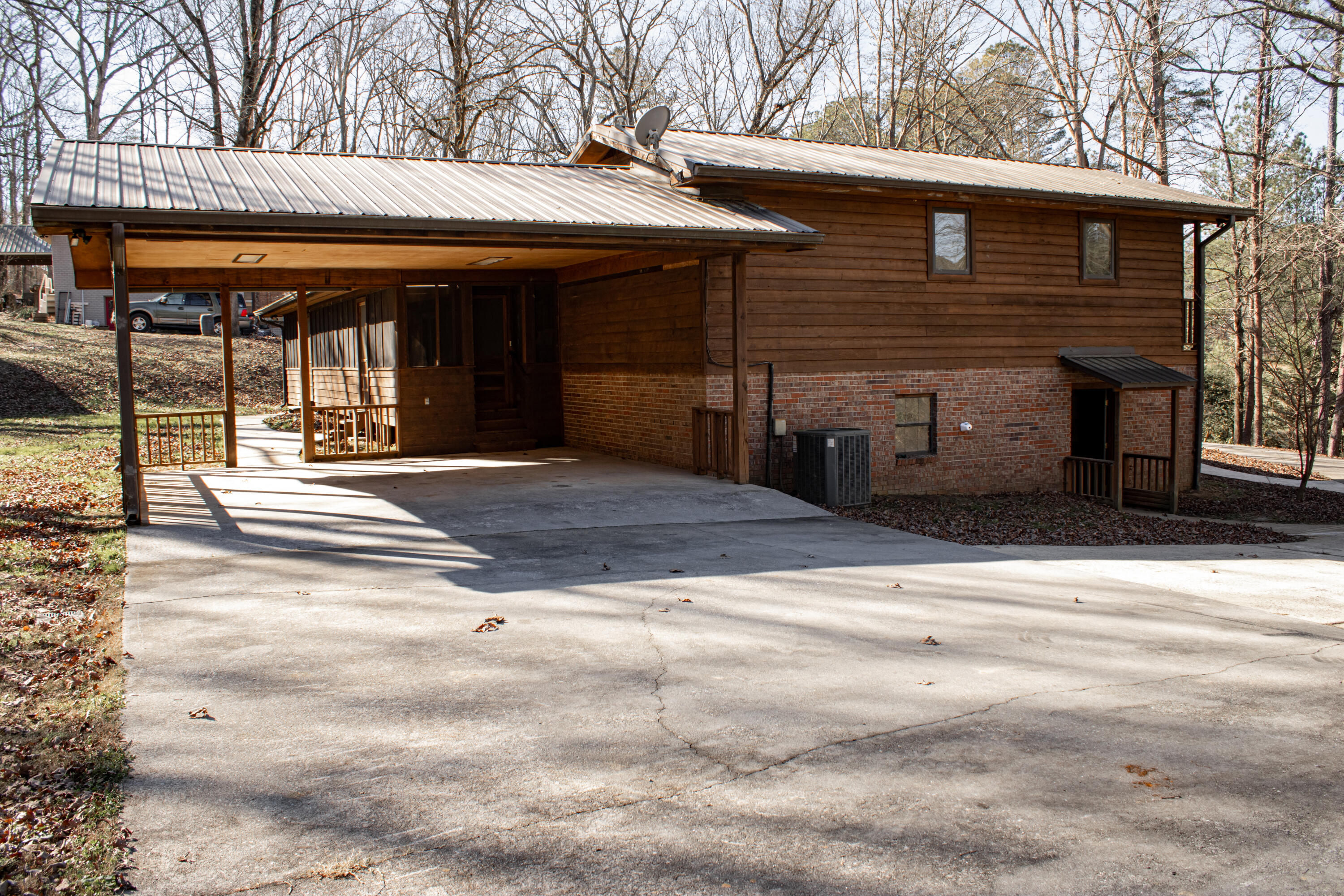 923 South Burnt Mill Road LaFayette, GA 30728 - Photo 36 of 41 Carport