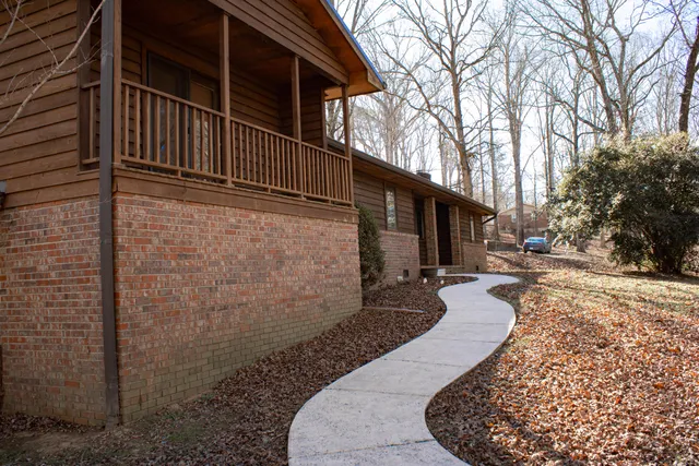 $380,000 | 923 South Burnt Mill Road, LaFayette, GA 30728