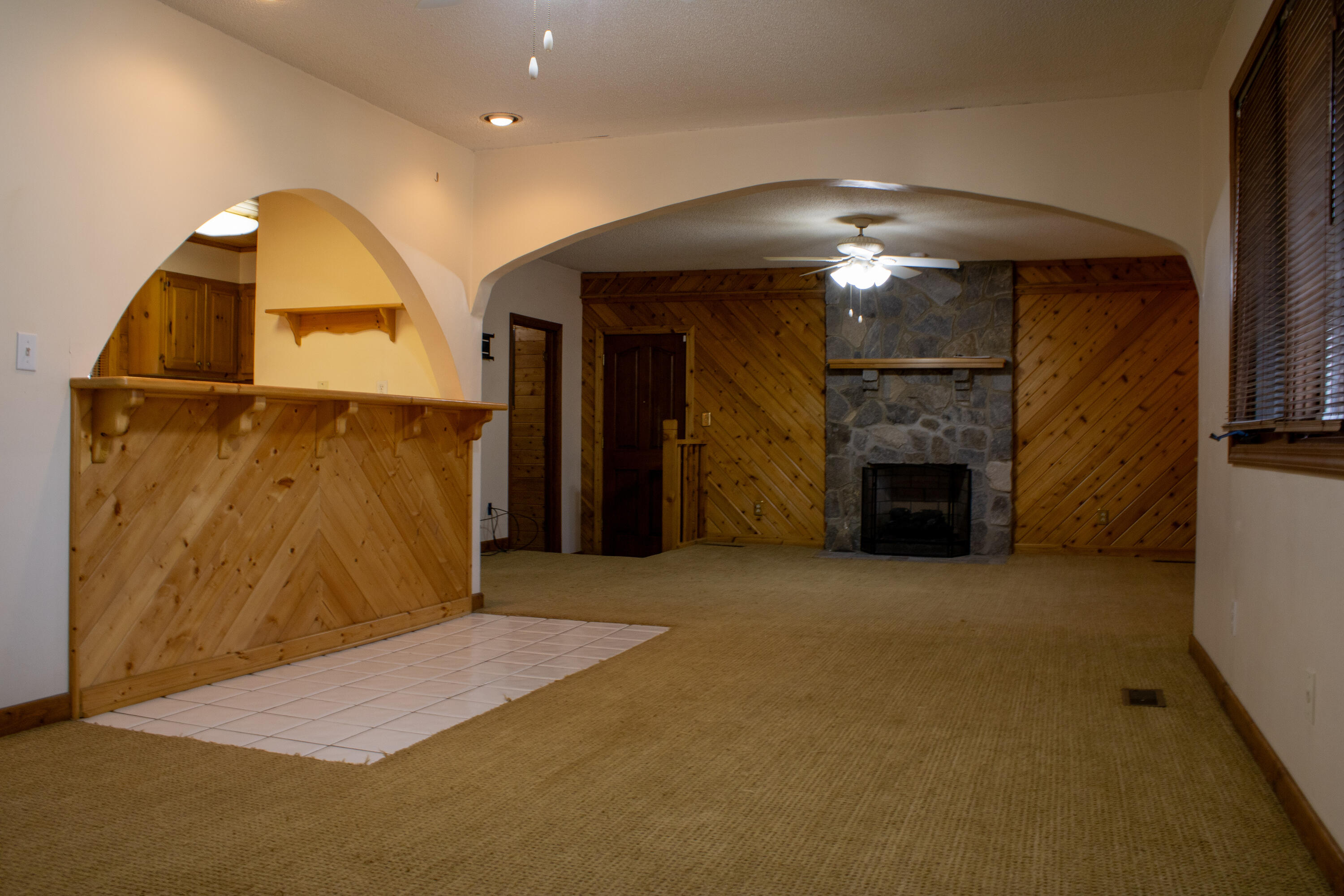 923 South Burnt Mill Road LaFayette, GA 30728 - Photo 6 of 41 Living room from front entrace