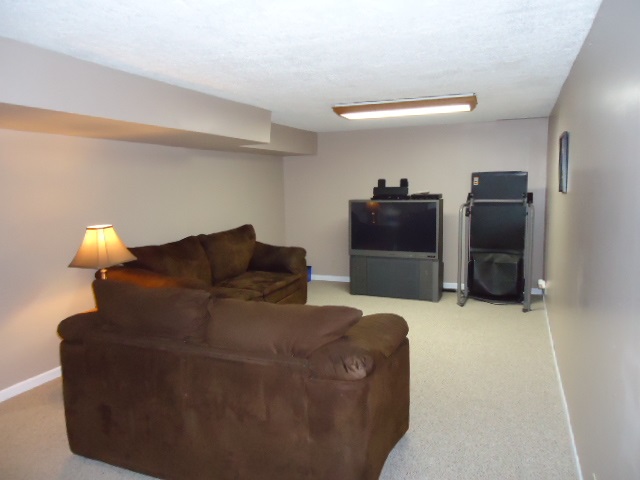 1312 Rochester Boulevard Rochester, IN 46975 - Photo 14 of 30
