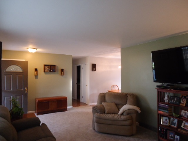 1312 Rochester Boulevard Rochester, IN 46975 - Photo 5 of 30