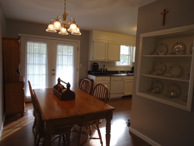 1312 Rochester Boulevard Rochester, IN 46975 - Photo 6 of 30