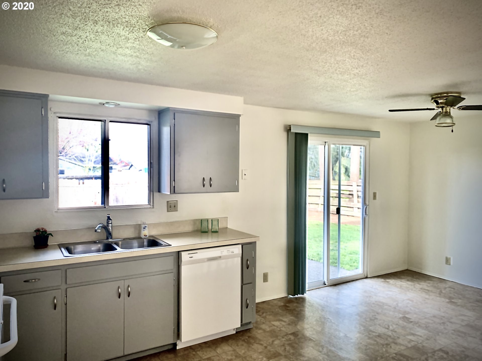 464 South 40th Street Springfield, OR 97478 - Photo 3 of 13