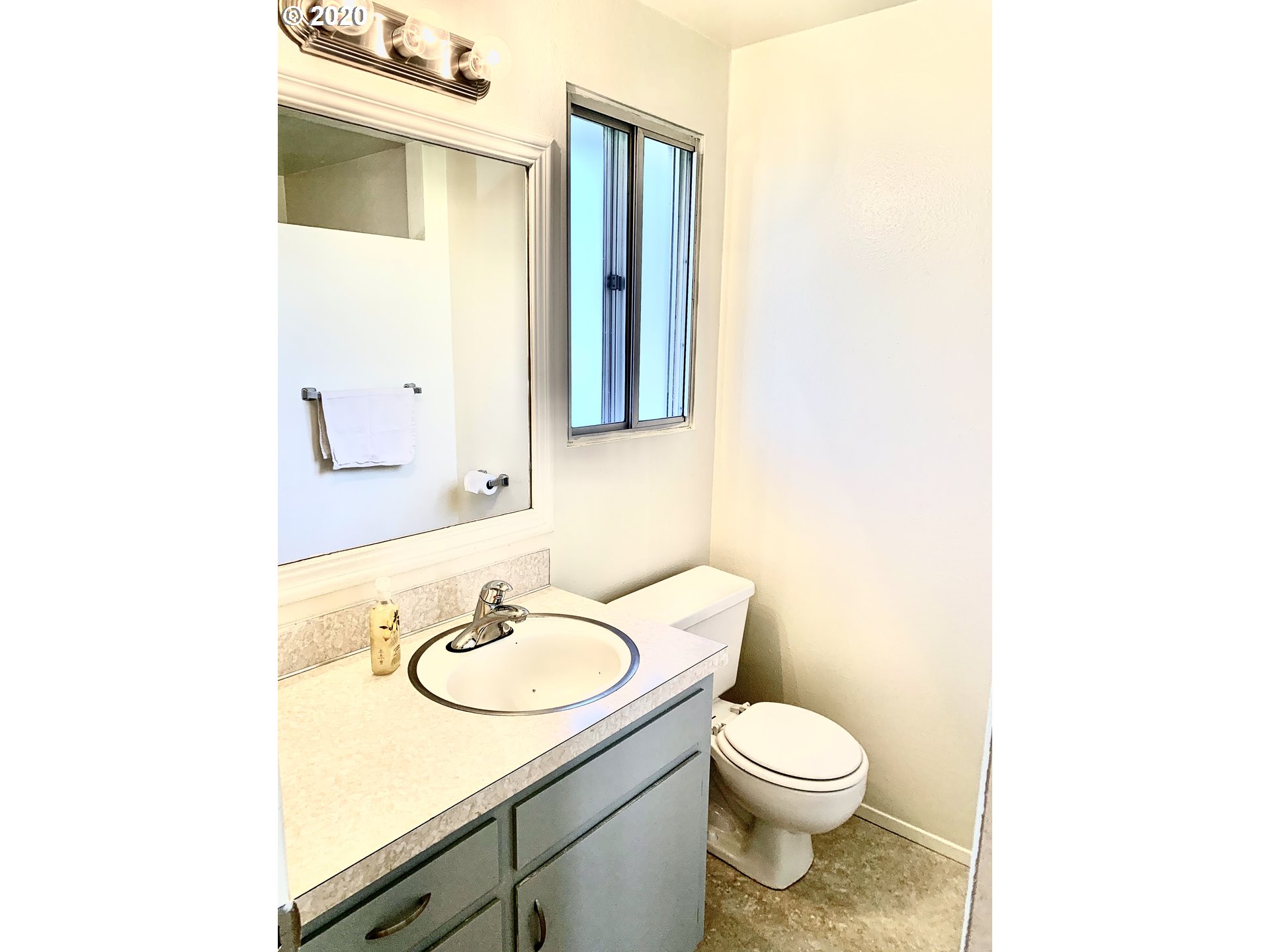 464 South 40th Street Springfield, OR 97478 - Photo 8 of 13