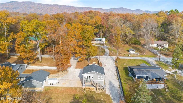 $1,225,000 | 496 Shawnee Drive, Jacksboro, TN 37757