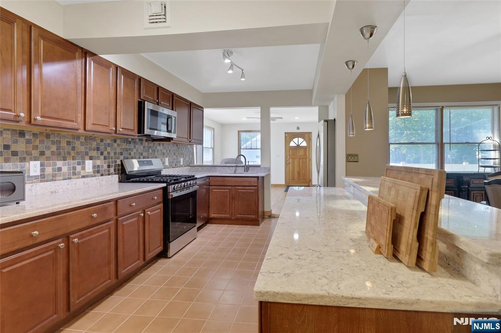 1093 Littleton Road Parsippany, NJ 07054 - Photo 25 of 50