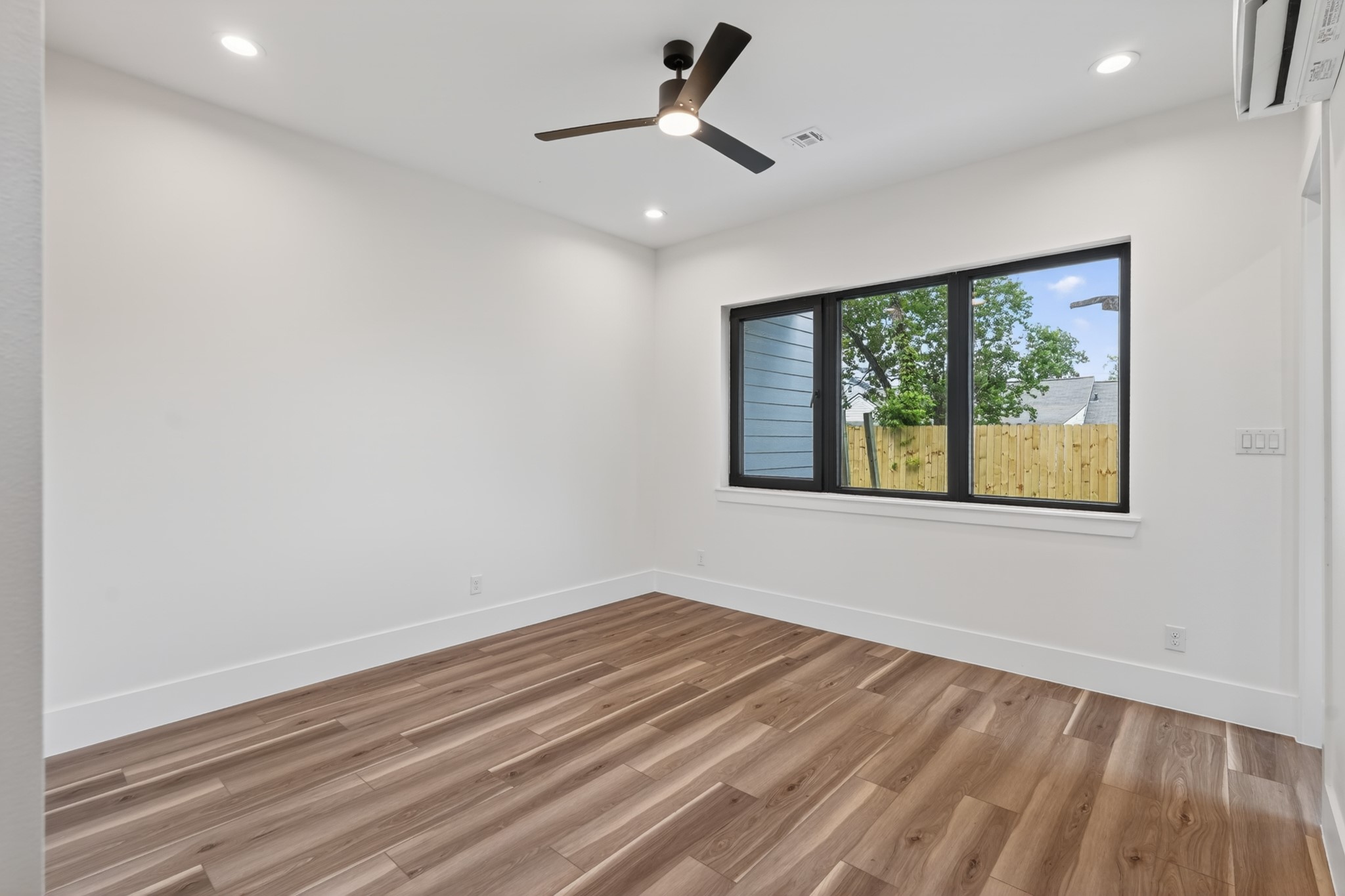 6824 Sidney Street, Unit B Houston, TX 77021 - Photo 7 of 45