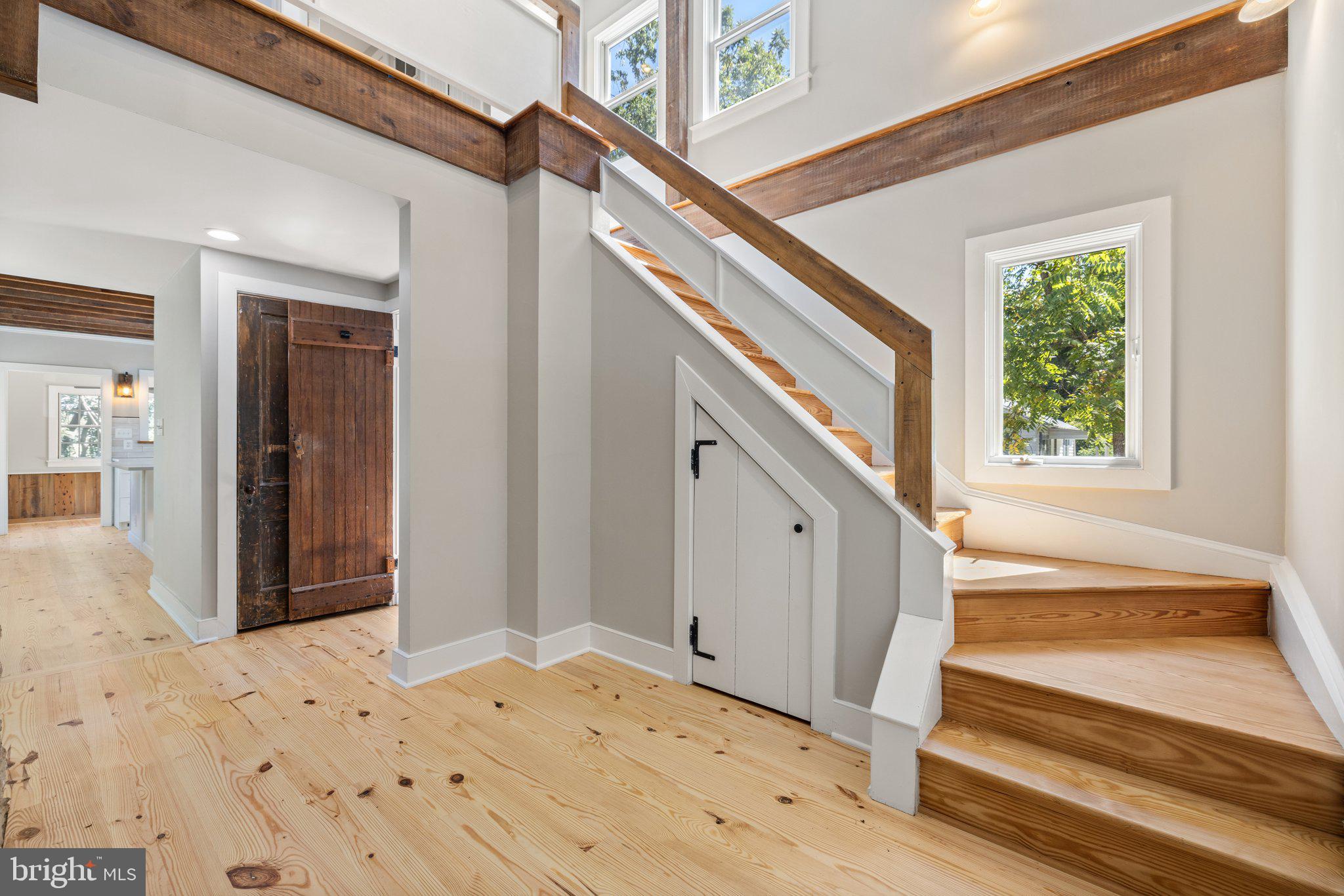 37028 Gaver Mill Road Purcellville, VA 20132 - Photo 16 of 79 Foyer & Staircase to Upper Level