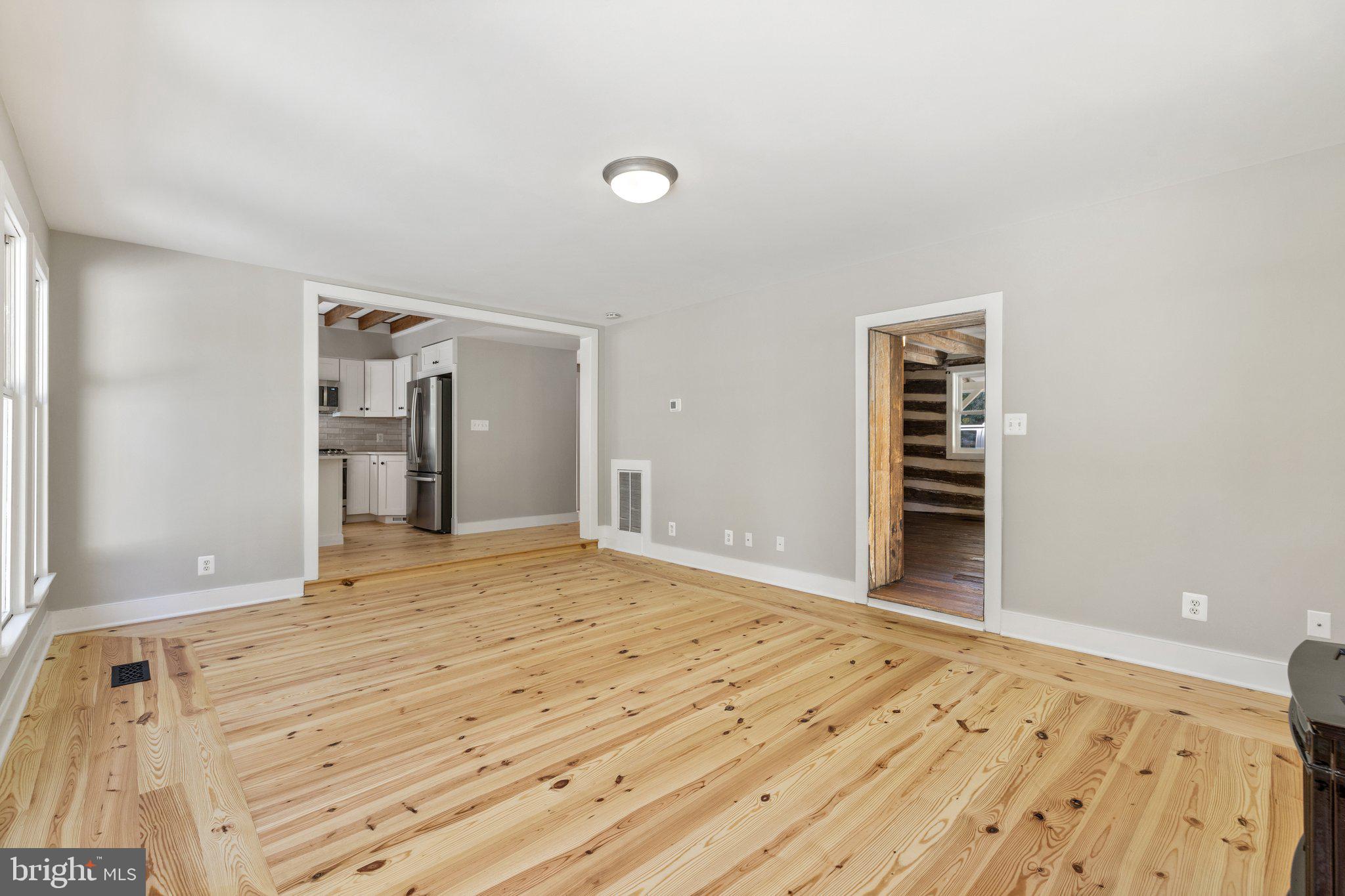 37028 Gaver Mill Road Purcellville, VA 20132 - Photo 29 of 79 Family Room - New Hardwood Flooring