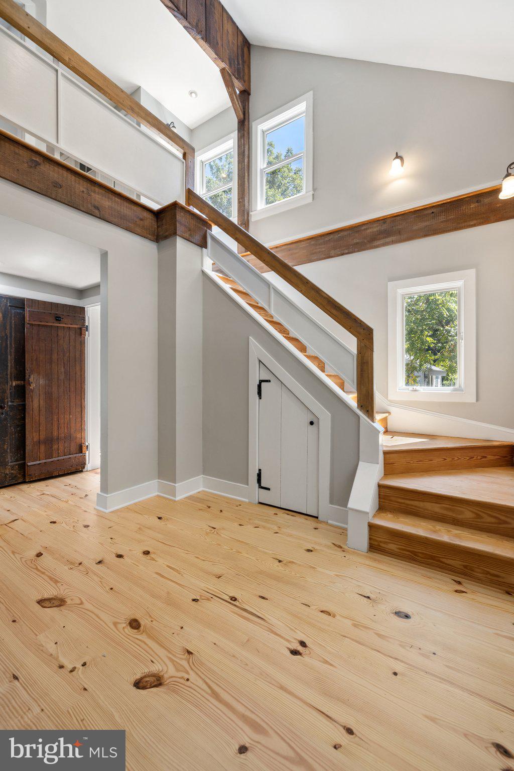37028 Gaver Mill Road Purcellville, VA 20132 - Photo 42 of 79 2 Story Foyer - Stair Case to Upper Level