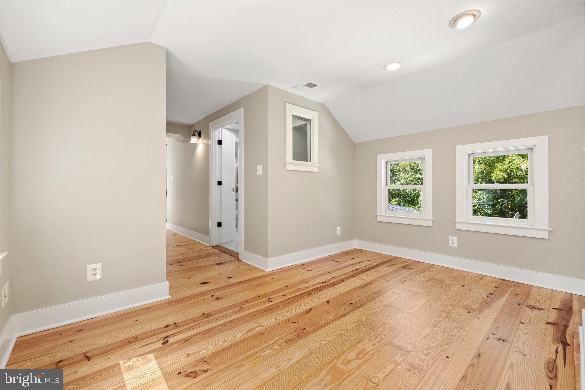 37028 Gaver Mill Road Purcellville, VA 20132 - Photo 53 of 79 Sitting Room / Office in Primary Bedroom