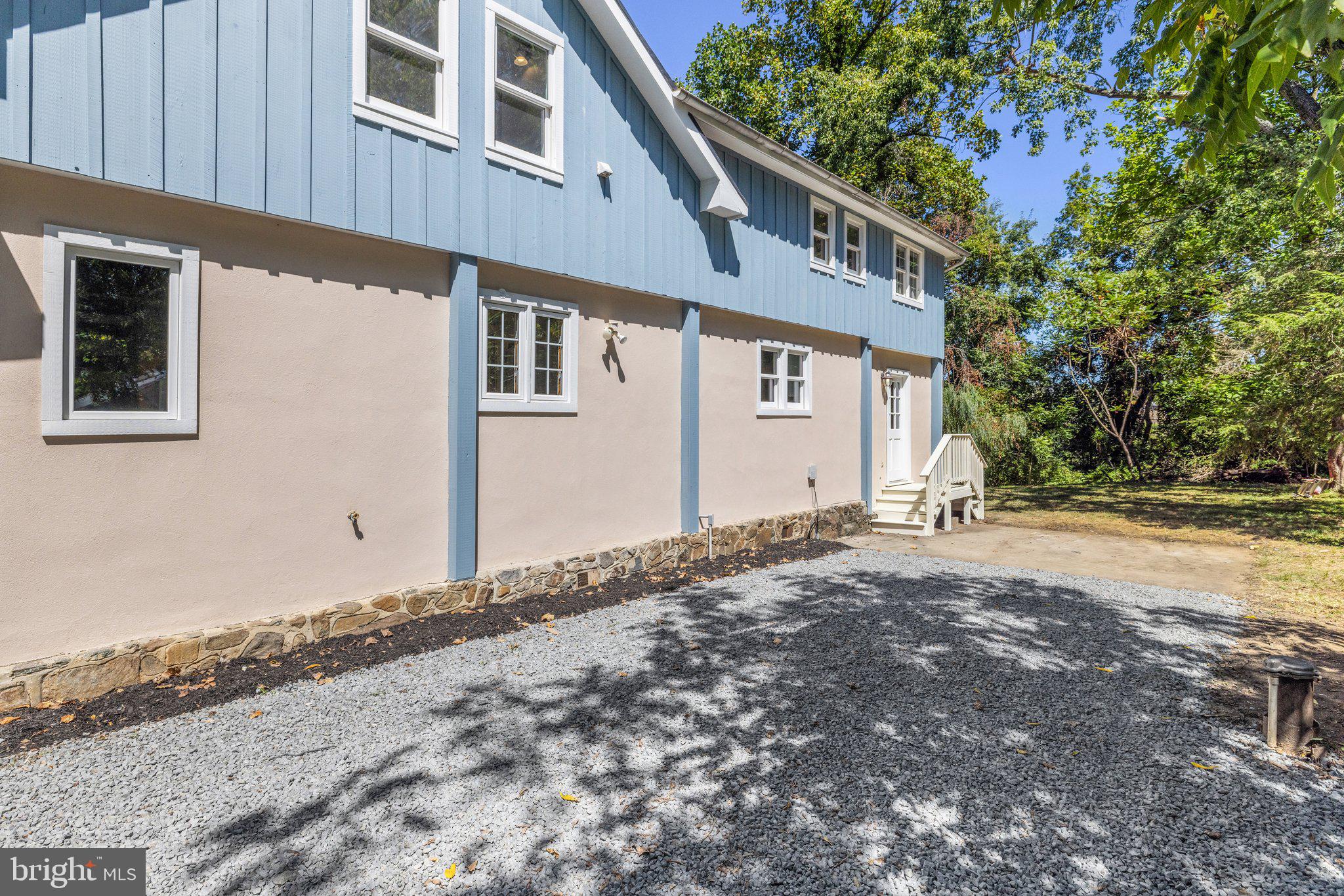 37028 Gaver Mill Road Purcellville, VA 20132 - Photo 63 of 79 Exterior Side View w/Driveway