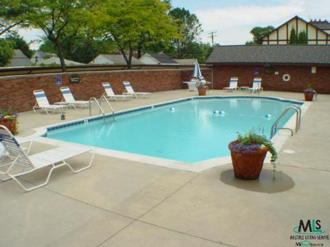 1750 Vernier Road, Unit 9 Grosse Pointe, MI 48236 - Photo 16 of 17 31220442-15.JPG