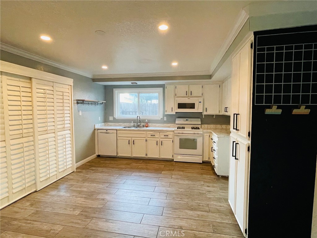 8664 Oak Drive Rancho Cucamonga, CA 91730 - Photo 3 of 19